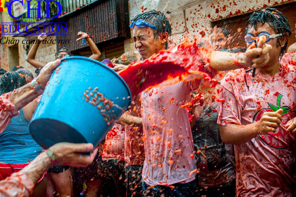  Du học Tây Ban Nha: Lễ hội ném cà chua